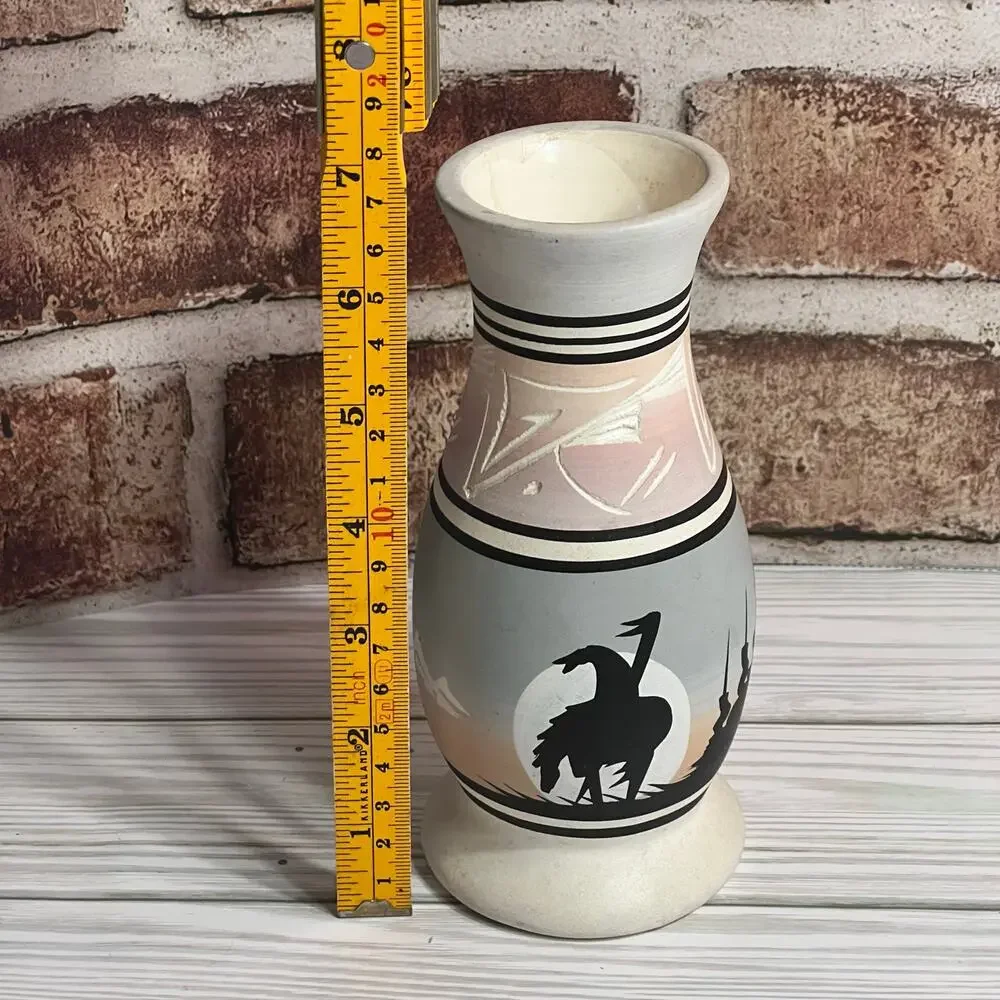 Vintage Handmade Handpainted And Engraved Navajo Vase Artist Signed By Jaycee